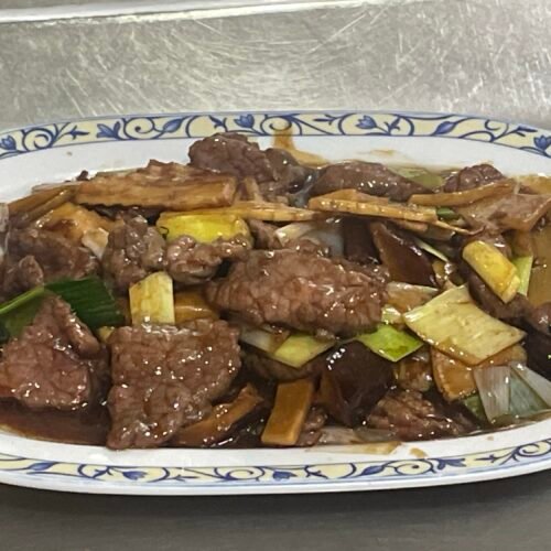 054.Ternera con bambú y setas