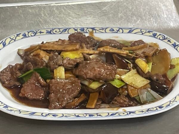 054.Ternera con bambú y setas