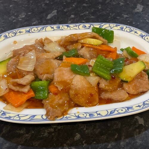 043.Cerdo salteado con guindillas