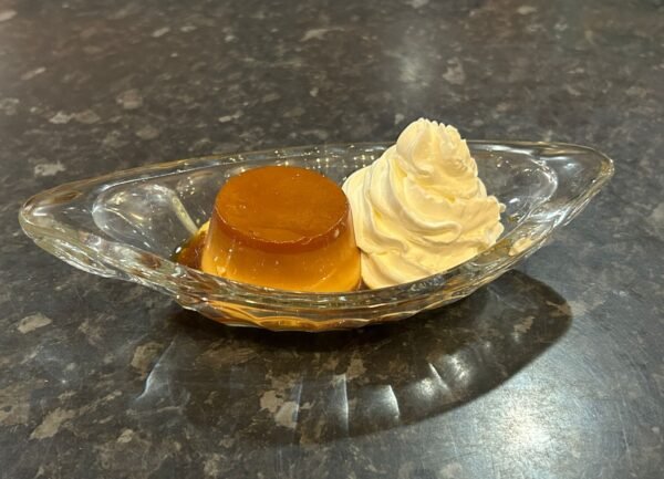 628.Flan con nata