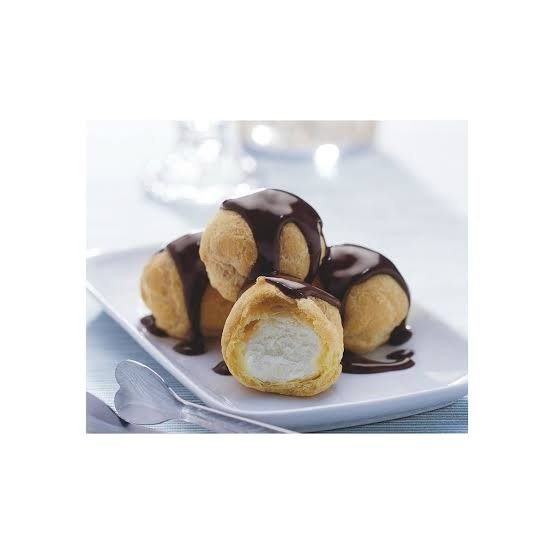 636.Profiteroles de nata