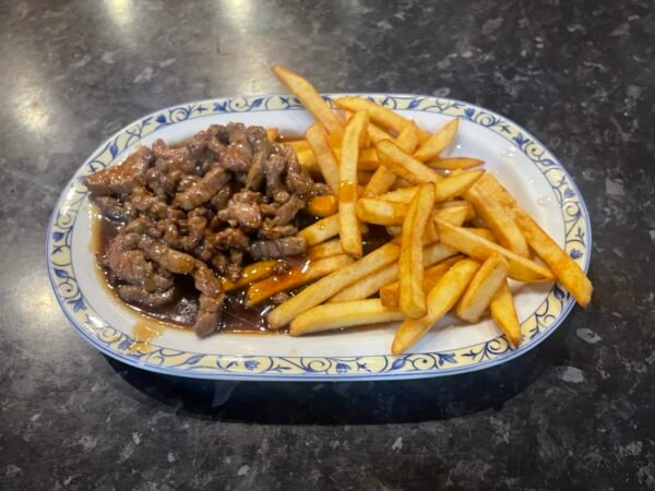 057.Ternera con patatas fritas